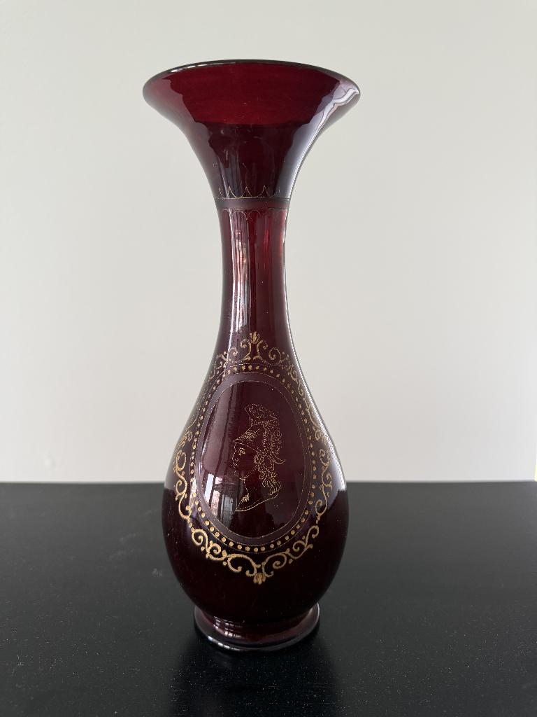Vintage Boheems robijnrood glazen vaas goud decor, Huis en Inrichting, Woonaccessoires | Vazen, Gebruikt, Ophalen of Verzenden