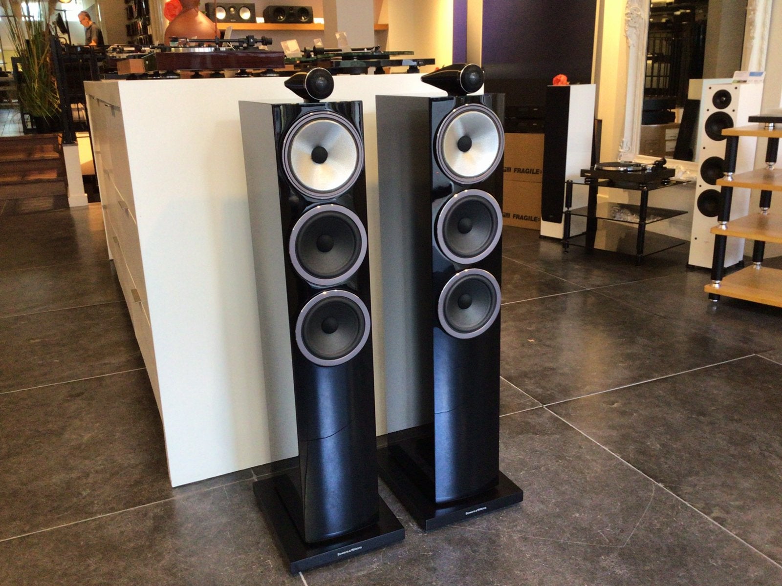 Bowers & Wilkins 703 S3 vloerstaande speakerset (nieuwstaat), Audio, Tv en Foto, Ophalen of Verzenden, Zo goed als nieuw, Bowers & Wilkins (B&W)