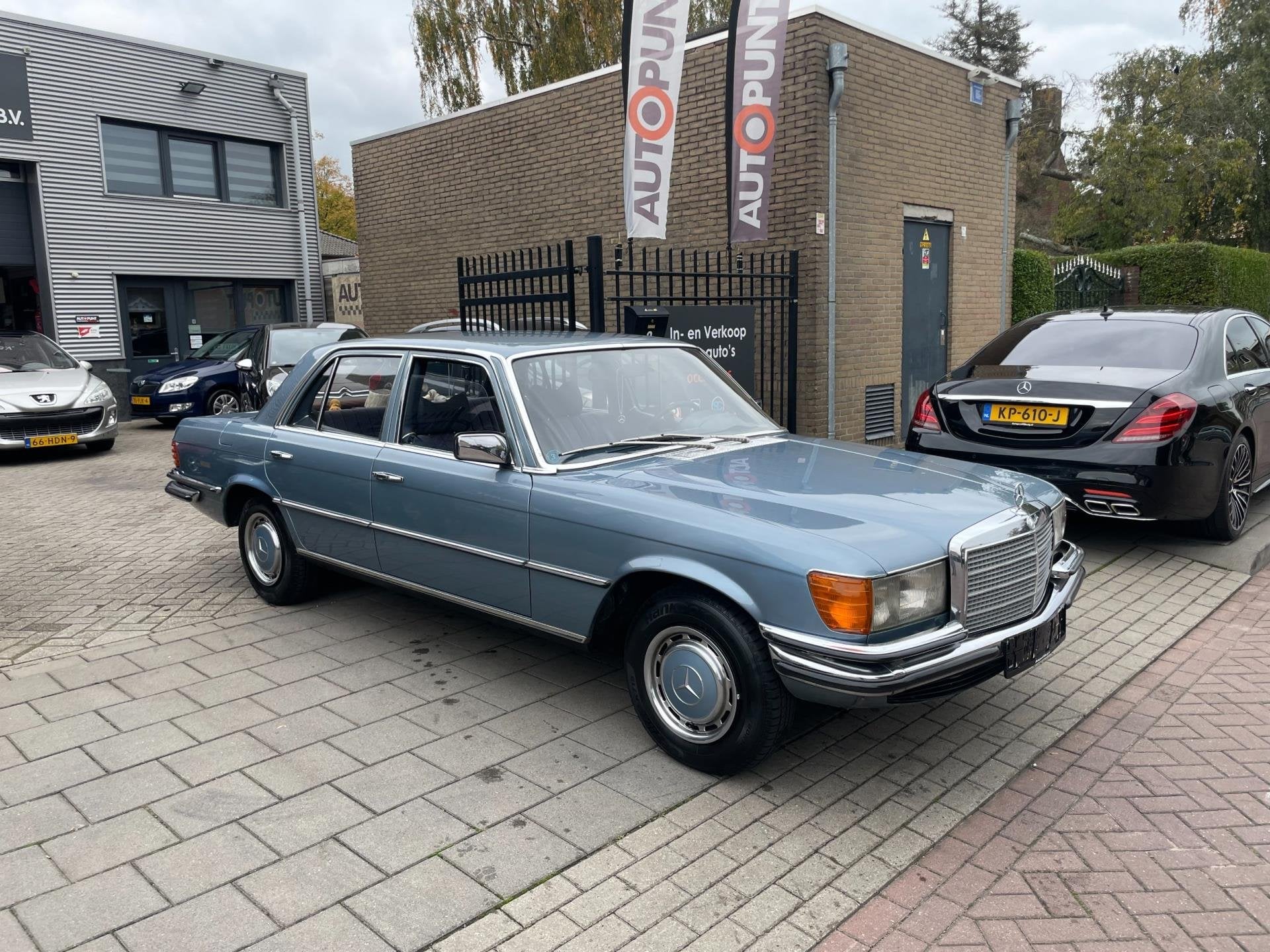 Mercedes-Benz S-klasse 280 SE Stuurbekrachtiging NAP APK, Auto's, Automaat, Achterwielaandrijving, Gebruikt, Blauw