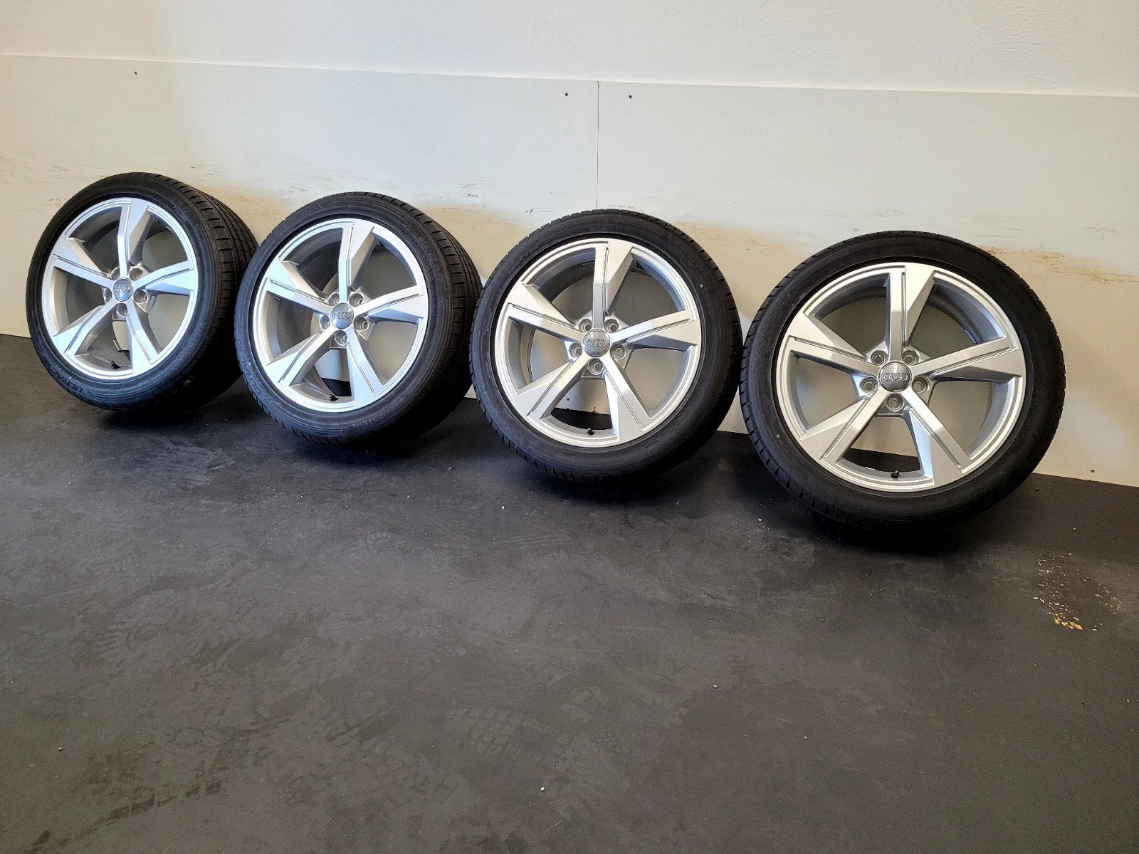 nieuw 17 inch audi A1 velgen 215 45 17 seat skoda Vw, Auto-onderdelen, Banden en Velgen, Ophalen, 215 mm, Banden en Velgen, Nieuw