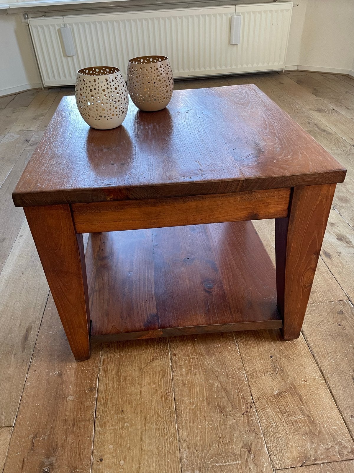 Massief houten salontafel met opbergplank, Ophalen, 50 – 75, Gebruikt, Vierkant