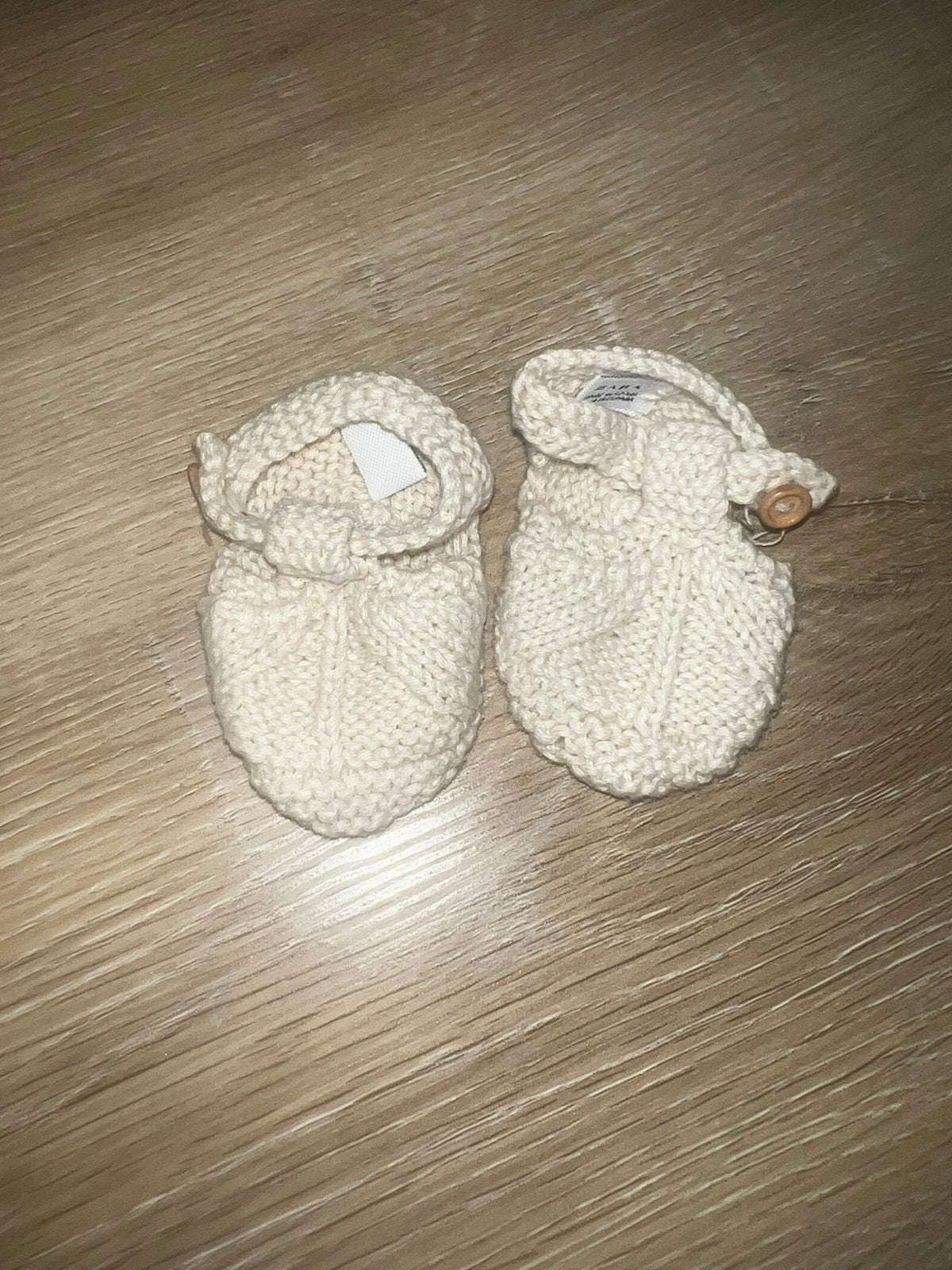 Gebreide gehaakte baby schoentjes slofjes zara 0-6 maanden, Ophalen of Verzenden, Zo goed als nieuw, Meisje, Slofjes