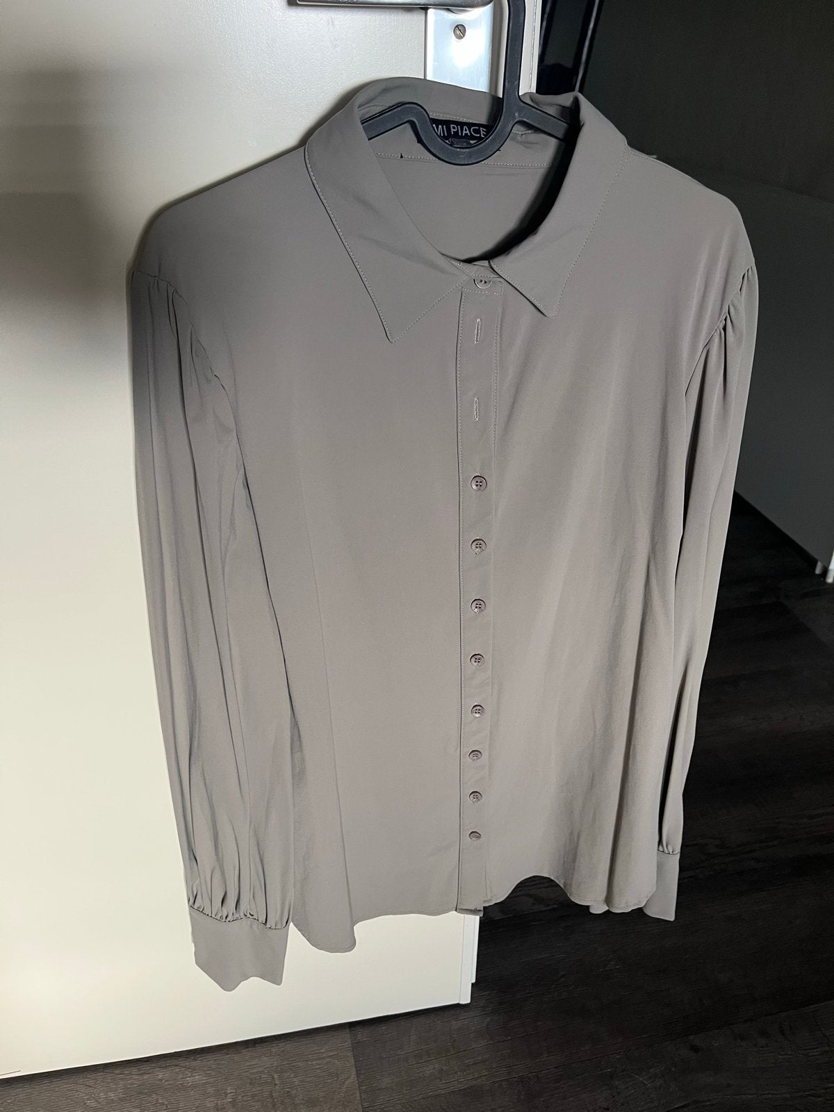 Nieuwe Mi Piace Blouse taupe Maat XL, Kleding | Dames, Ophalen of Verzenden, Nieuw, Maat 42/44 (L), Grijs