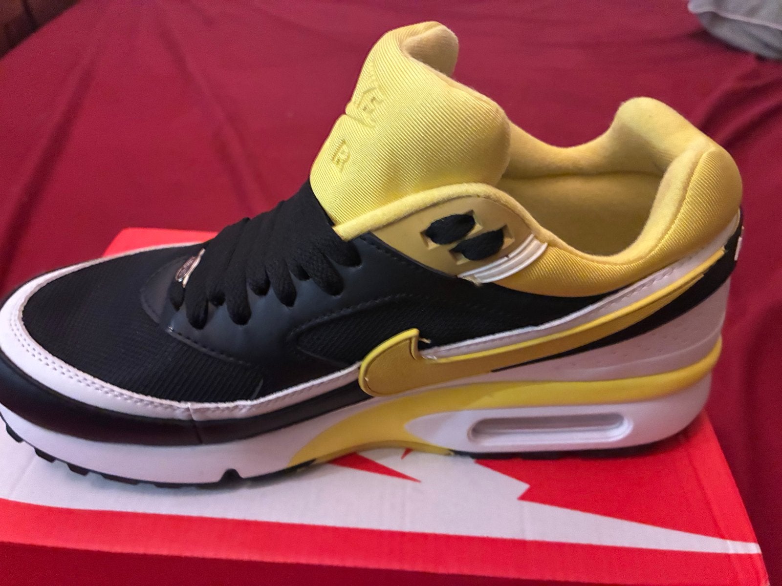 Nieuwe Nike Air Max BW - Maat 46 (valt klein), Ophalen of Verzenden, Nieuw, Overige kleuren, Sneakers of Gympen