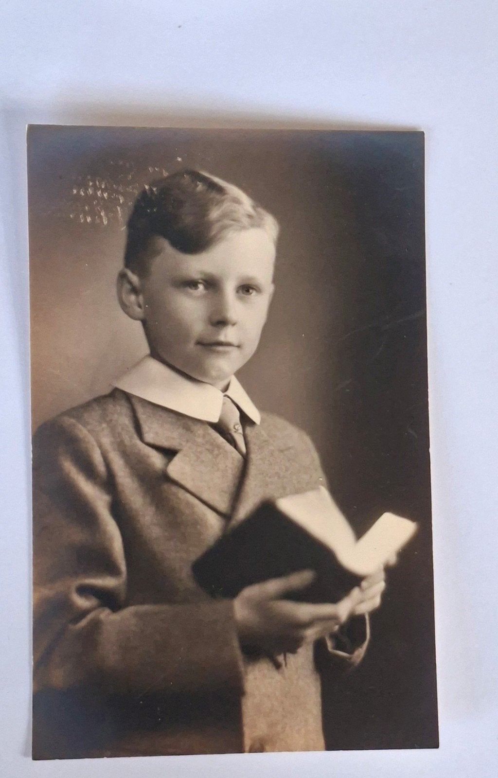 Fotokaart- portret- studio- kind- jongen, Verzamelen, Foto's en Prenten, Ophalen of Verzenden, 1940 tot 1960, Kind, Foto