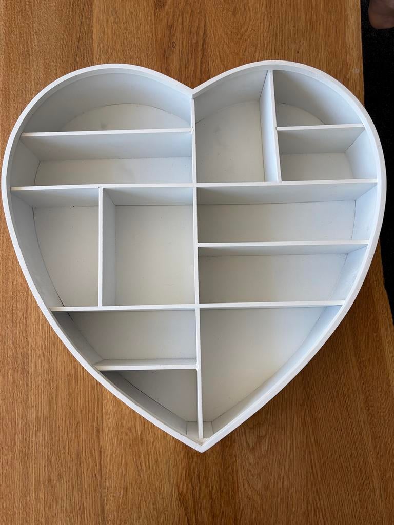 Witte hartvormige wandplank/ letterbak - 60x60cm, Ophalen, Gebruikt