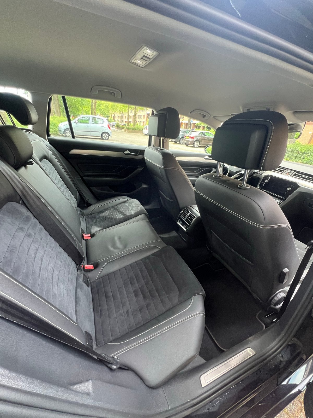 Volkswagen Passat 1.5 TSI 150pk DSG 2020 Zwart, Auto's, 730 kg, 1498 cc, 1370 kg, 4 cilinders