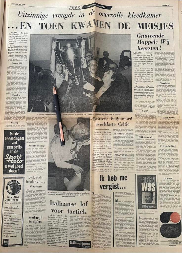Artikels Algemeen Dagblad - Feyenoord wint Europa Cup I, Verzamelen, Ophalen of Verzenden, Krant
