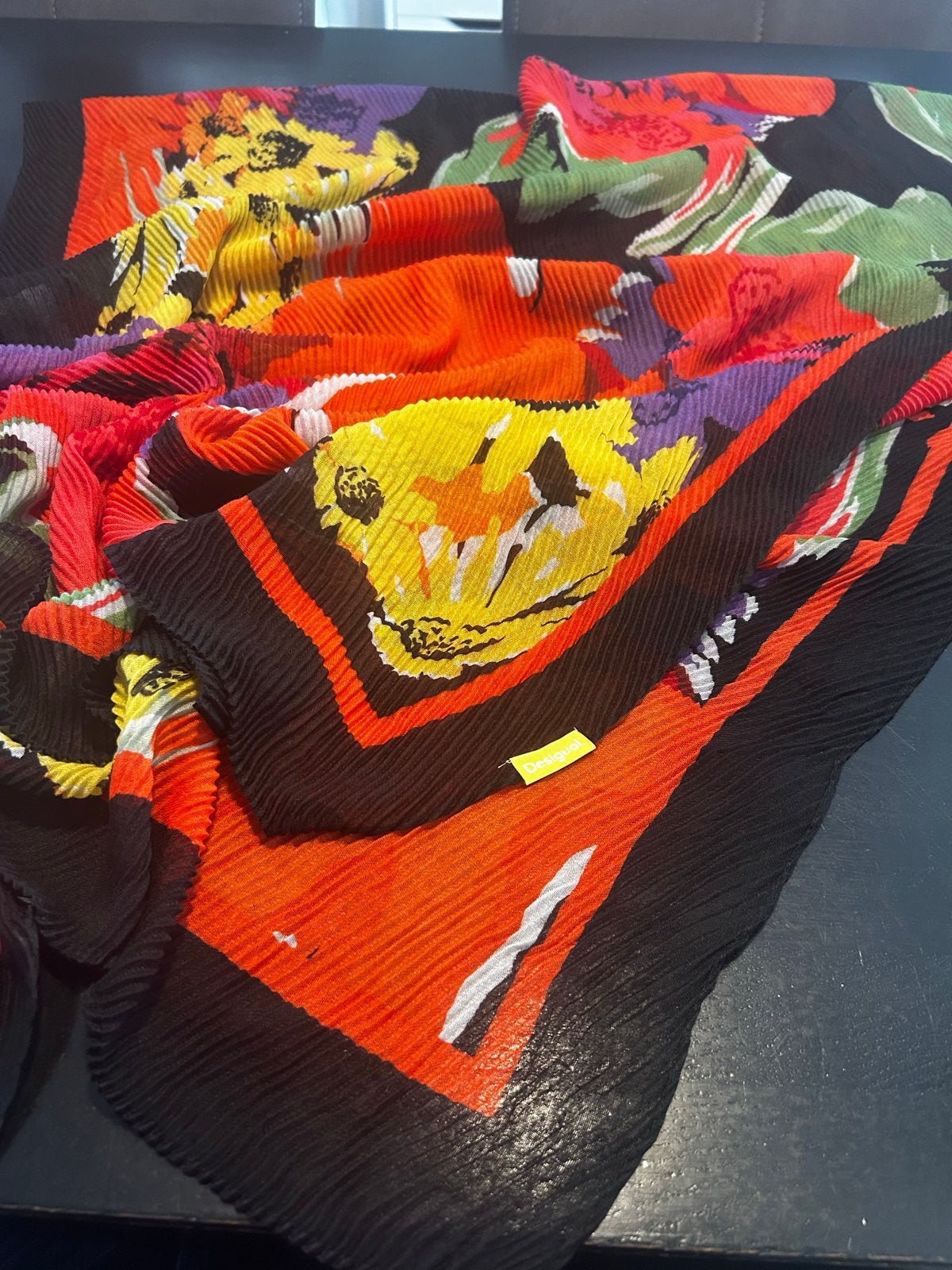 Desigual Sjaal - Kleurrijk en Stijlvol, Ophalen of Verzenden, Zo goed als nieuw, Sjaal