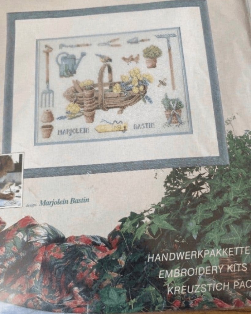 BORDUURPAKKET LANARTE M. BASTIN TUINGEREEDSCHAP COLLAGE, Verzenden, Nieuw, Handborduren, Borduurpakket