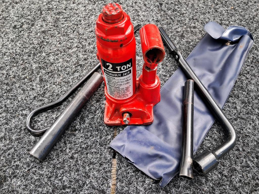 Hydraulische Potkrik 2 Ton met Wielsleutel Set, Ophalen of Verzenden