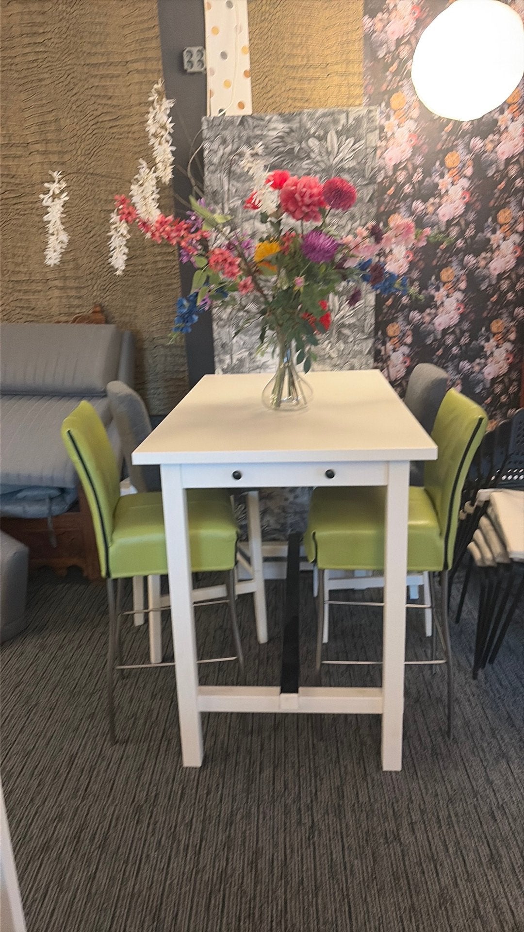 Tafel met 4 barkrukken, Ophalen, Zo goed als nieuw