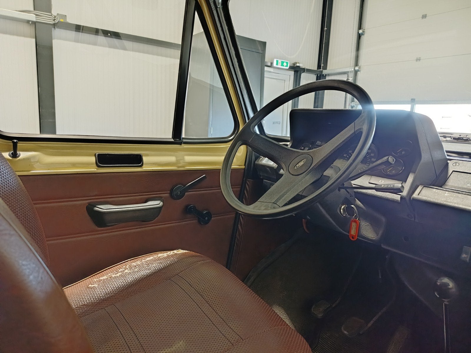 Foto 11 van Ford Transit Foodtruck Benzine belastingvrij APK 2028!