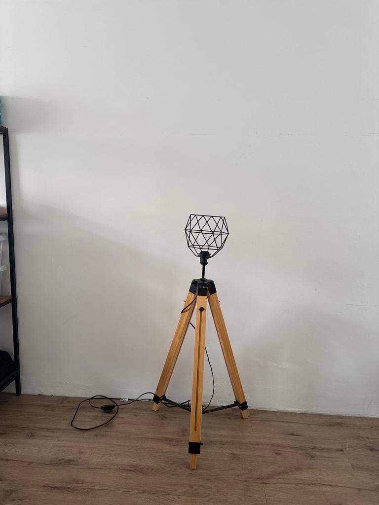 Moderne vloerlamp, Ophalen, Zo goed als nieuw, Hout, 100 tot 150 cm