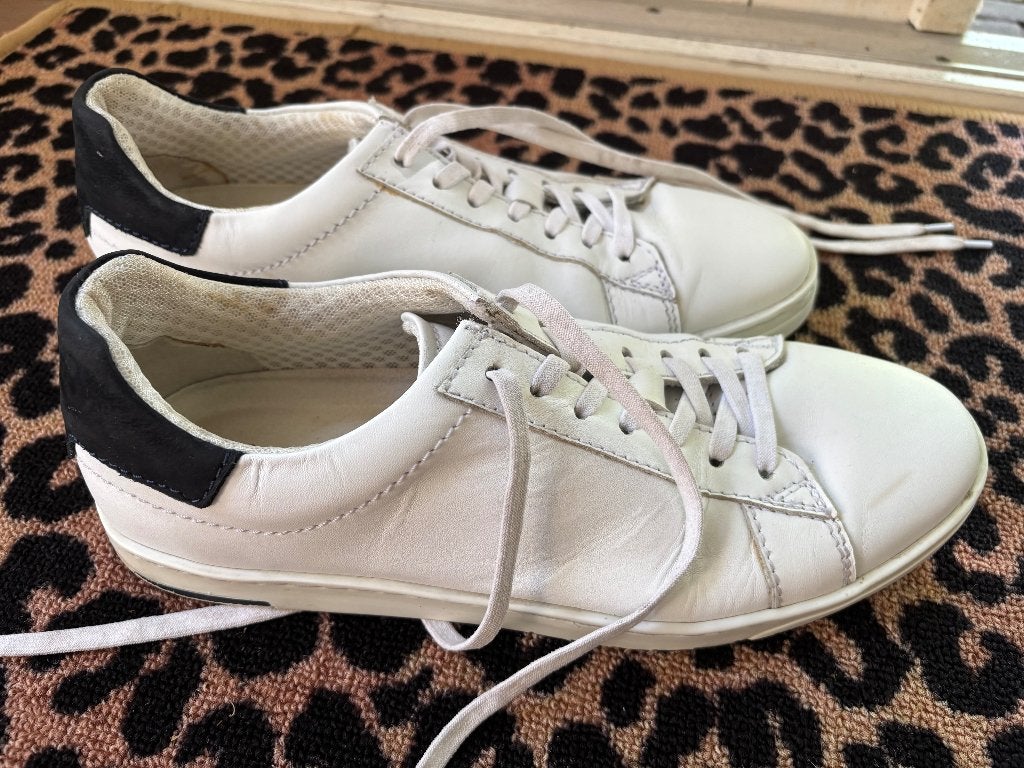 Witte sportschoenen met zwart detail, Bugatti 43, Bugatti, Ophalen of Verzenden, Zo goed als nieuw, Wit