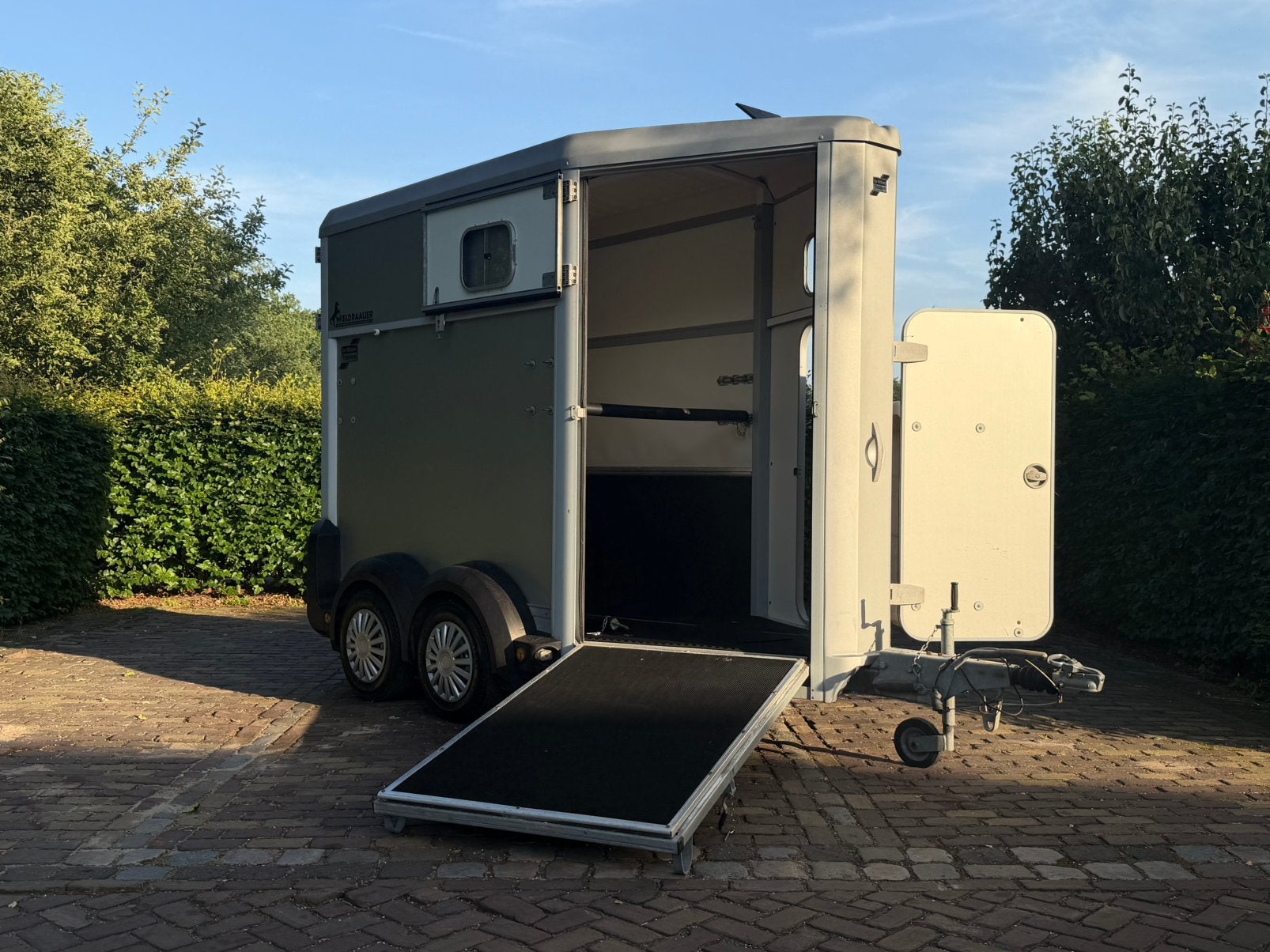 1.5 paards ifor williams met aluminium vloer en zadelkamer, Ophalen, Aluminium, Zo goed als nieuw, Info@ttpaardentrailers.nl