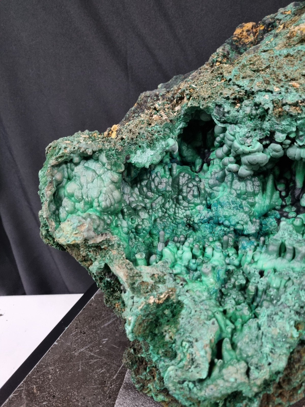 Museumstuk, druzy malachiet, 40 kg open van woens tm zondag, Ophalen, Mineraal