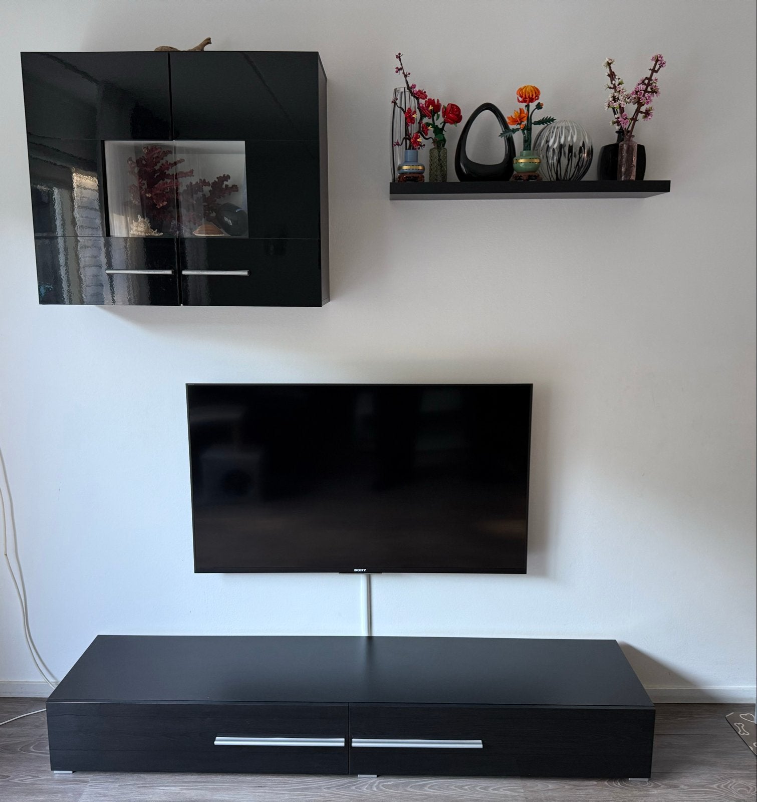 Zwart TV-meubel, wandkast en wandplank, Ophalen, Gebruikt