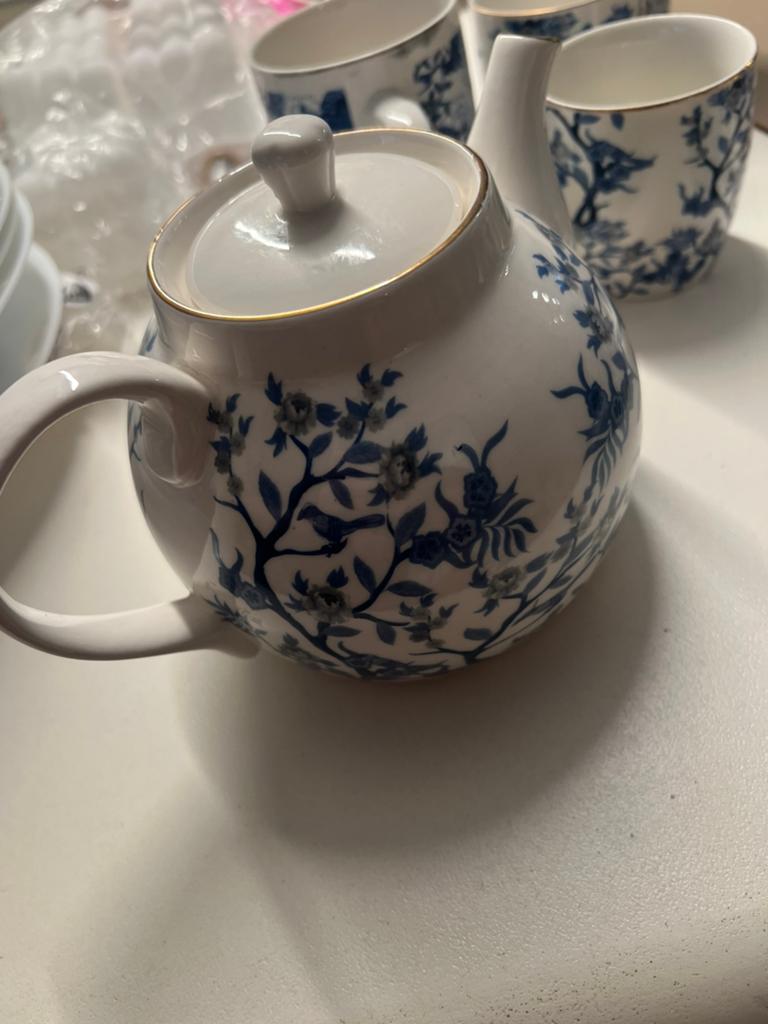 Wit met blauw theeservies - theepot en kopjes, Antiek en Kunst, Ophalen of Verzenden