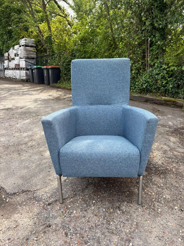 Montel Armstoel - Blauw Stoffen Bekleding, Huis en Inrichting, Fauteuils, Gebruikt, 75 tot 100 cm, Ophalen of Verzenden, Stof