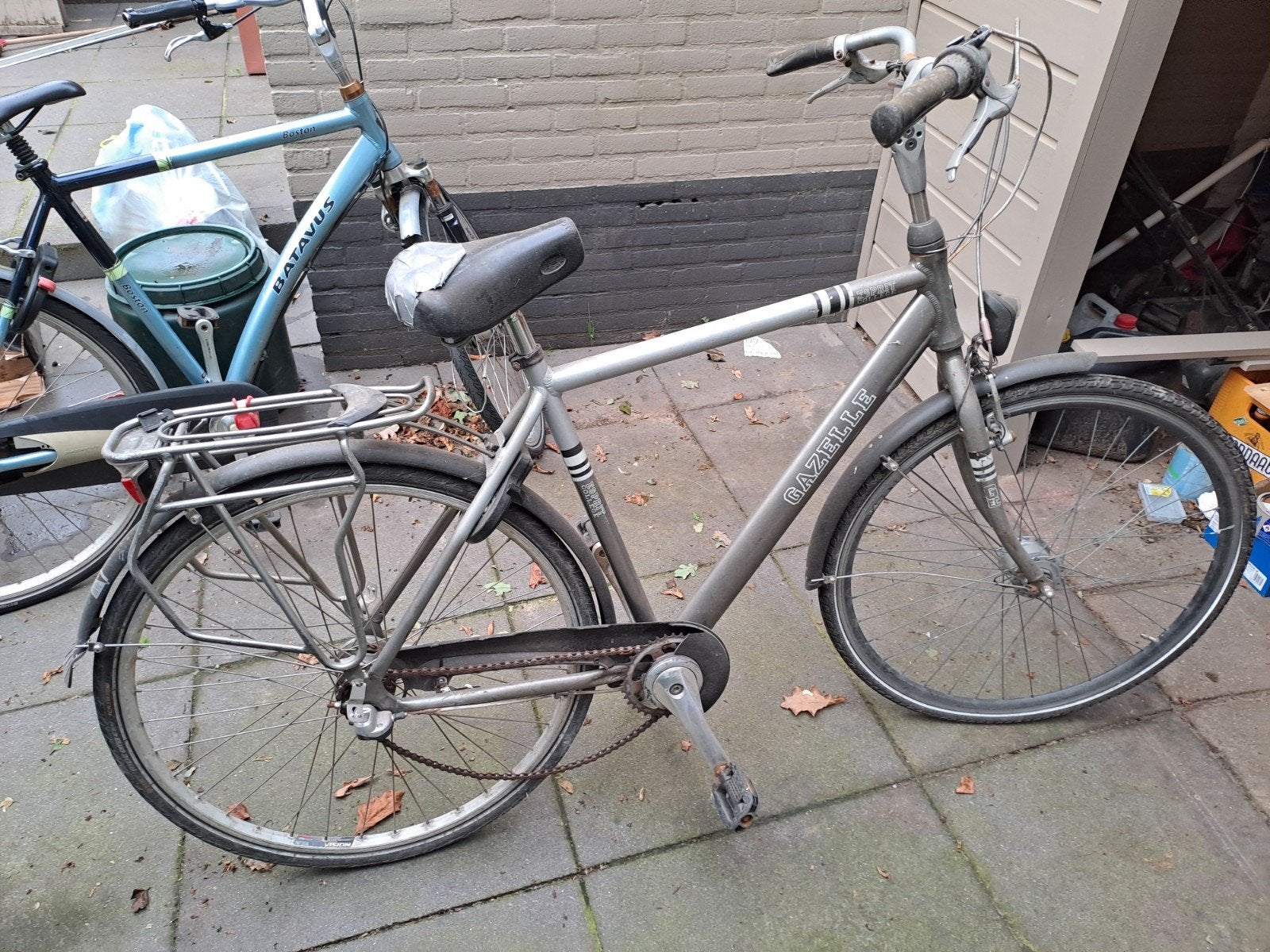 twee fietsen (opknappers) te koop aangeboden., Fietsen en Brommers, Fietsen | Dames | Damesfietsen, Ophalen, Velgrem, Gazelle