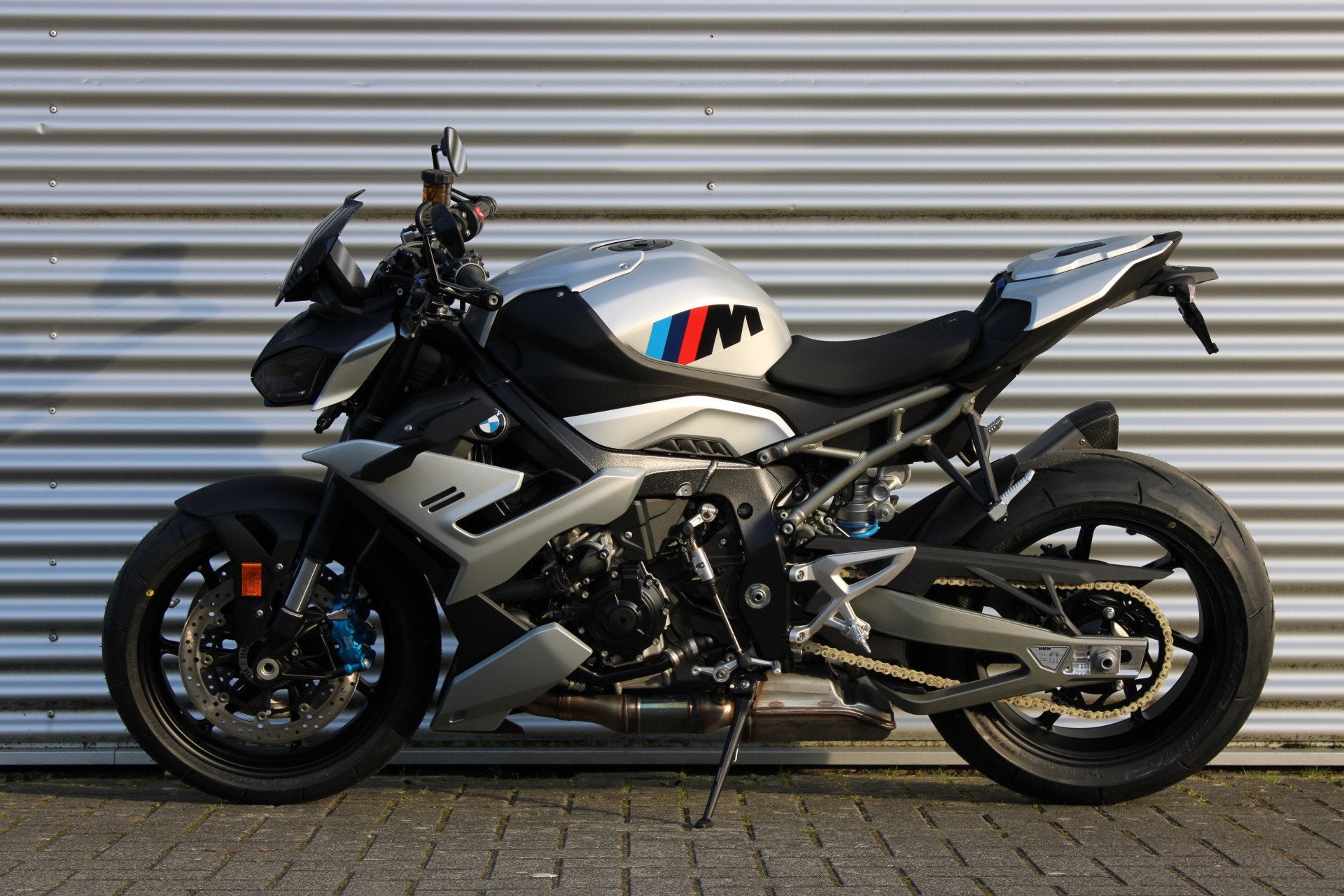 BMW M 1000 R |Akrapovic |Uit voorraad leverbaar (bj 2026), Verkoop.motorrad@oostland-enschede.nl, Handvatverwarming, Spaansland 10
7543BG  ENSCHEDE, NL
