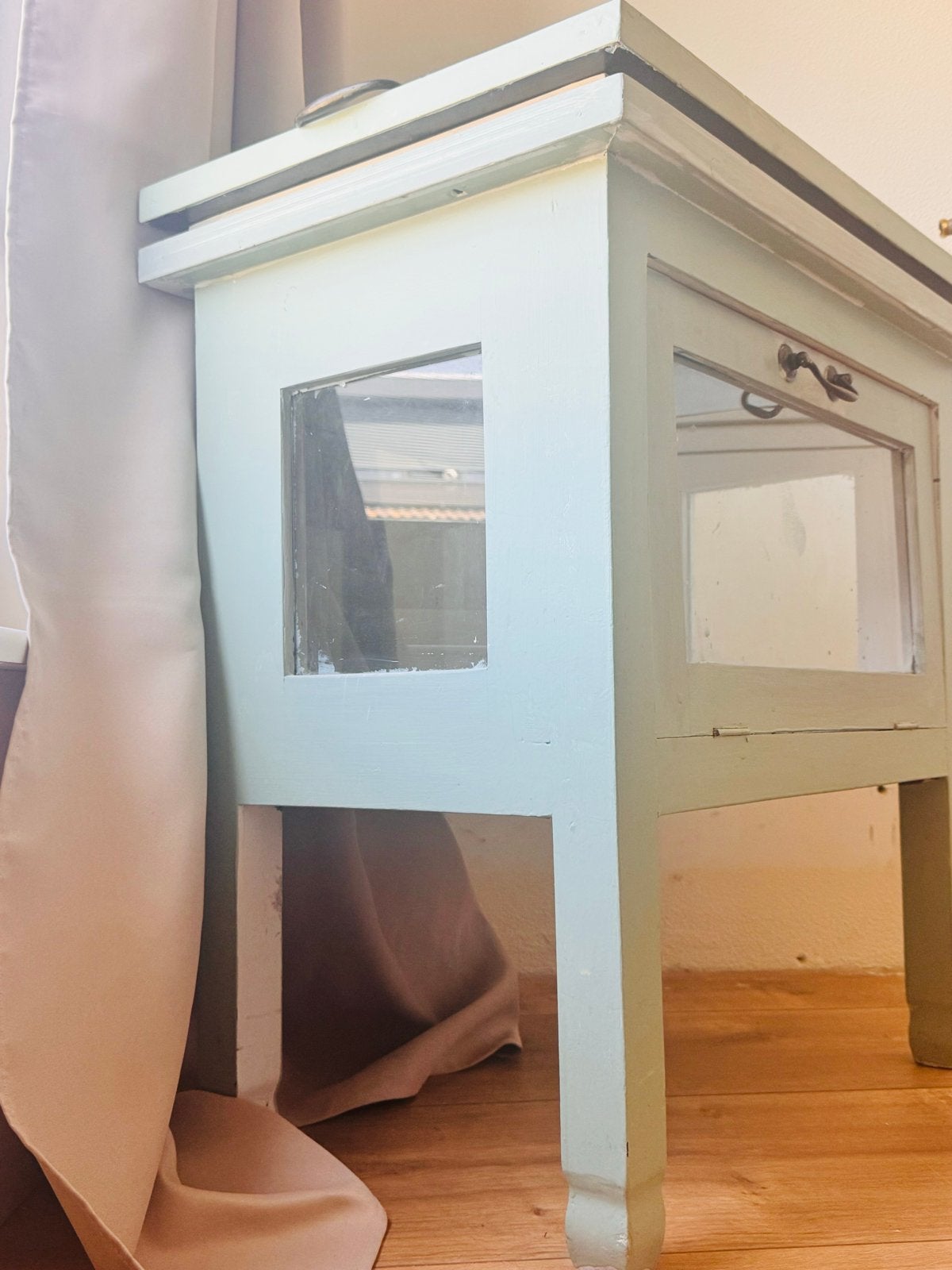 Eikenhouten Theekastje met Afneembaar Dienblad en Vitrine, Antiek en Kunst, Ophalen