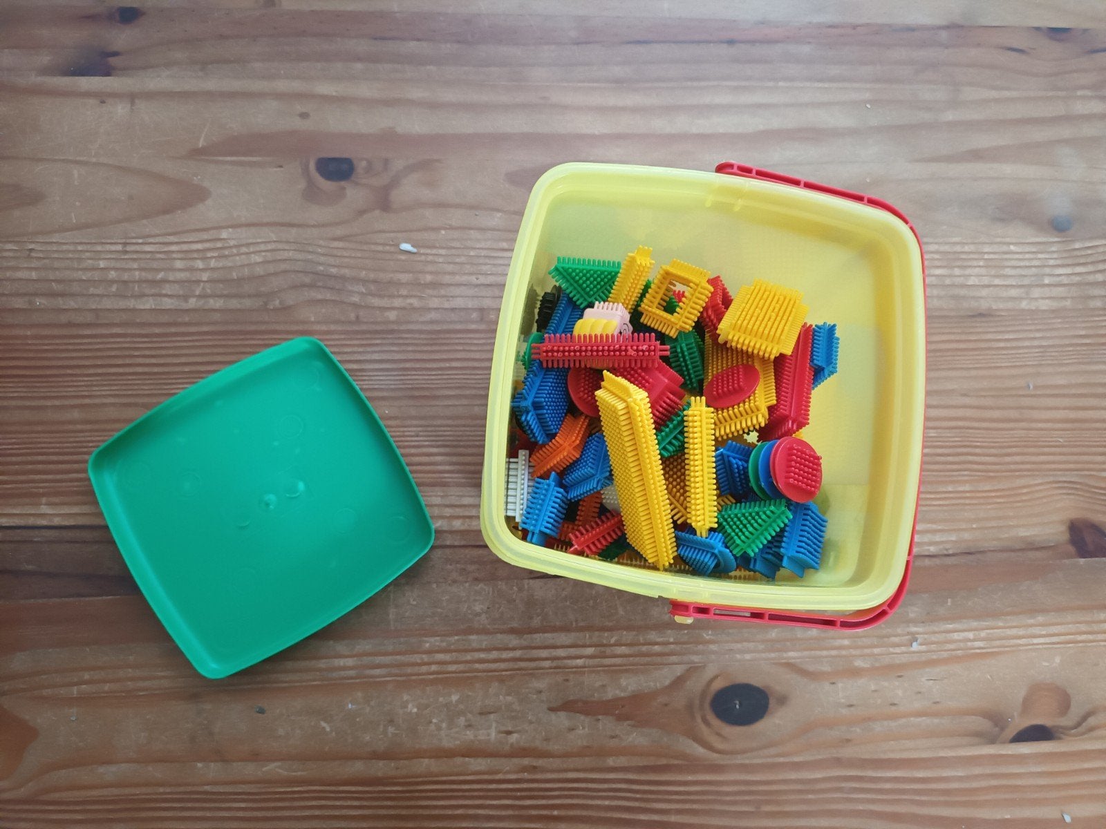 Nopper bouwblokken in emmer - Kleurrijk en compleet, Kinderen en Baby's, Ophalen of Verzenden, Gebruikt, Nopper