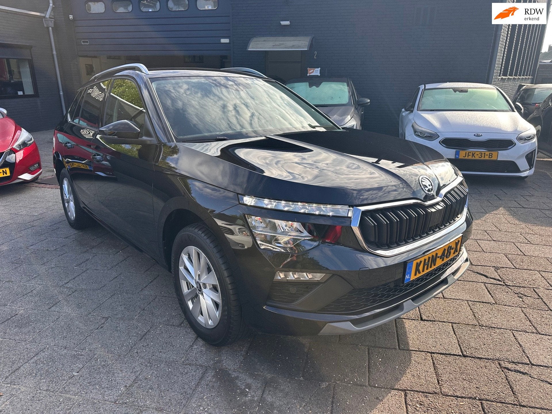 Skoda Kamiq Skoda Kamiq 1.0 TSI 116pk DSG Automaat | 2025 |, Auto's, Dealer onderhouden, Gebruikt, Zwart, Zwart