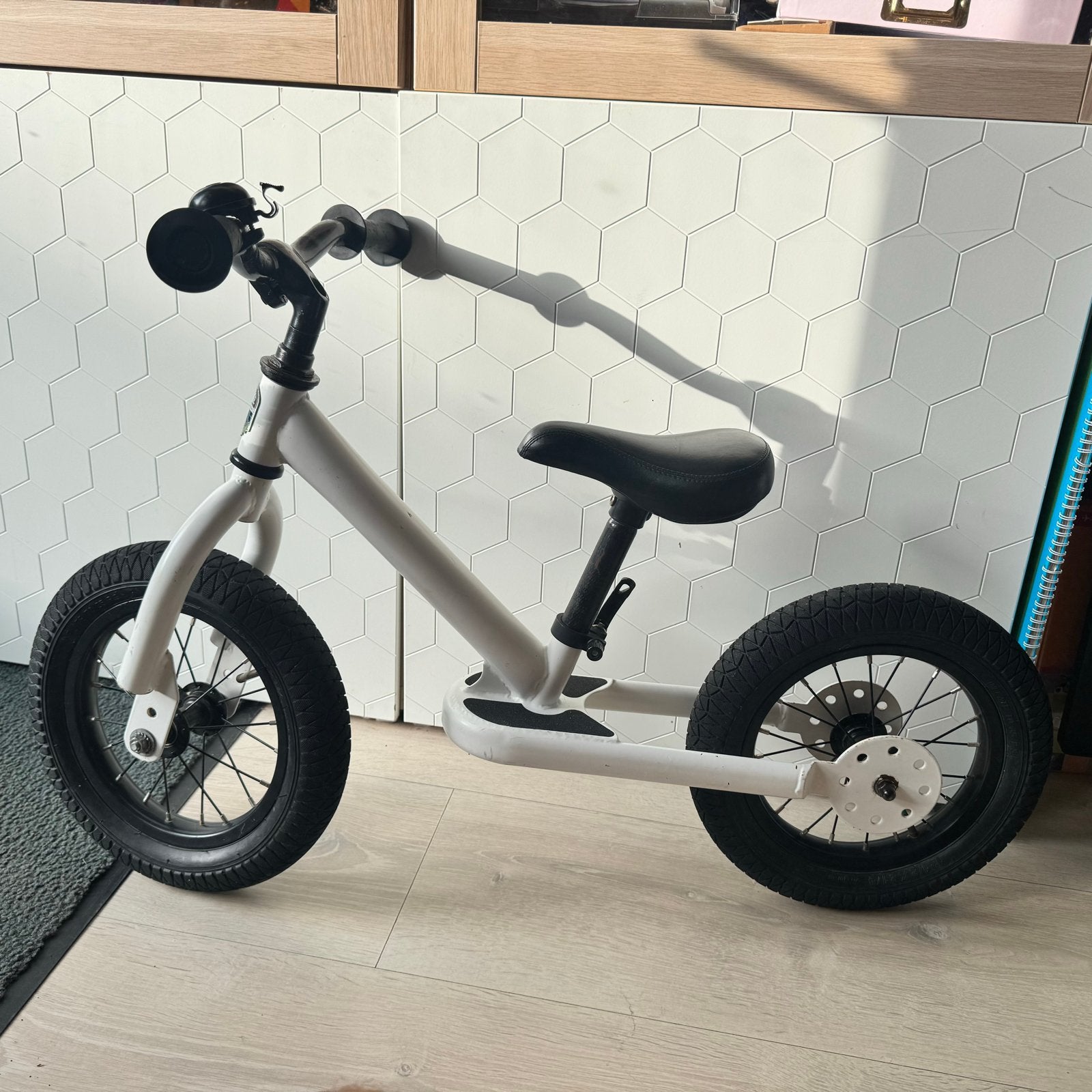 Trybike loopfiets wit - 2-in-1 driewieler en tweewieler, Ophalen of Verzenden, Gebruikt, Schijfrem, Minder dan 16 inch