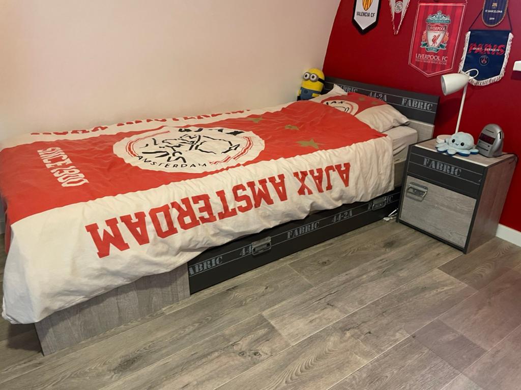 bed en bureau, Huis en Inrichting, Slaapkamer | Complete slaapkamers, Ophalen of Verzenden, Zo goed als nieuw, Eenpersoons