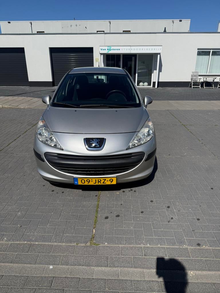 Peugeot 207 1.4 5DRS 2009 Grijs, Voorwielaandrijving, 1360 cc, 4 cilinders, 49 €/maand