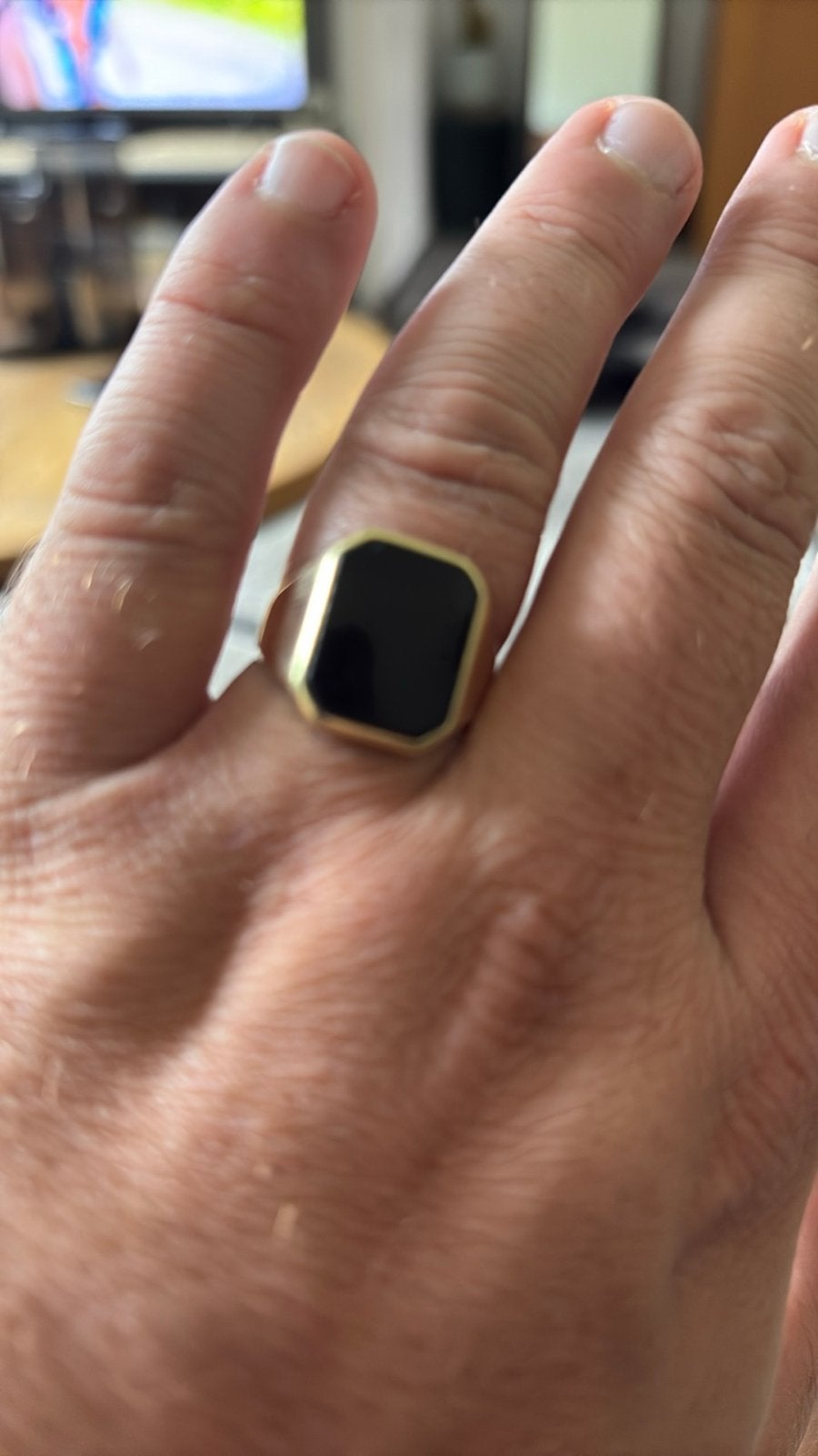 Gouden zegelring met zwarte steen, Sieraden, Tassen en Uiterlijk, Ringen, Gebruikt, 19 tot 20, Heer, Ophalen of Verzenden