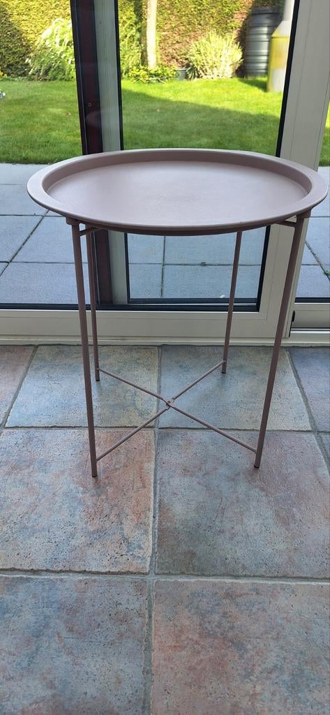 Oud roze bijzet tafeltje, Minder dan 55 cm, Metaal of Aluminium, Rond, Zo goed als nieuw
