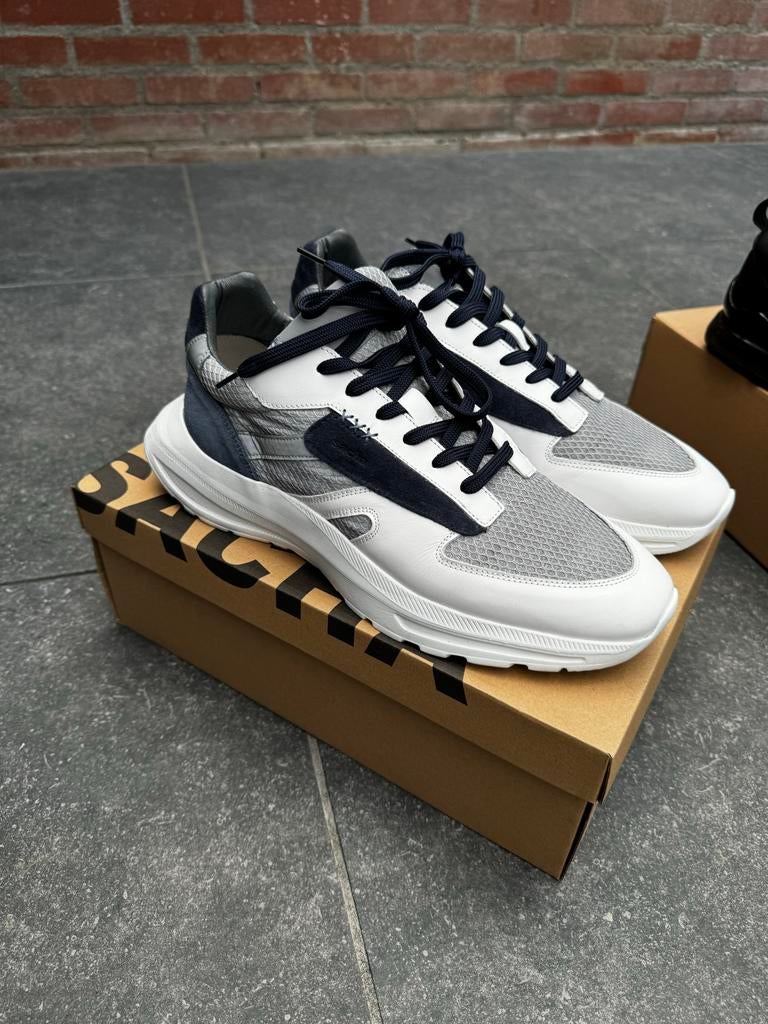 Nieuwe Sacha sneakers in wit en blauw, maat 43, Ophalen of Verzenden, Nieuw, Wit, Sneakers of Gympen