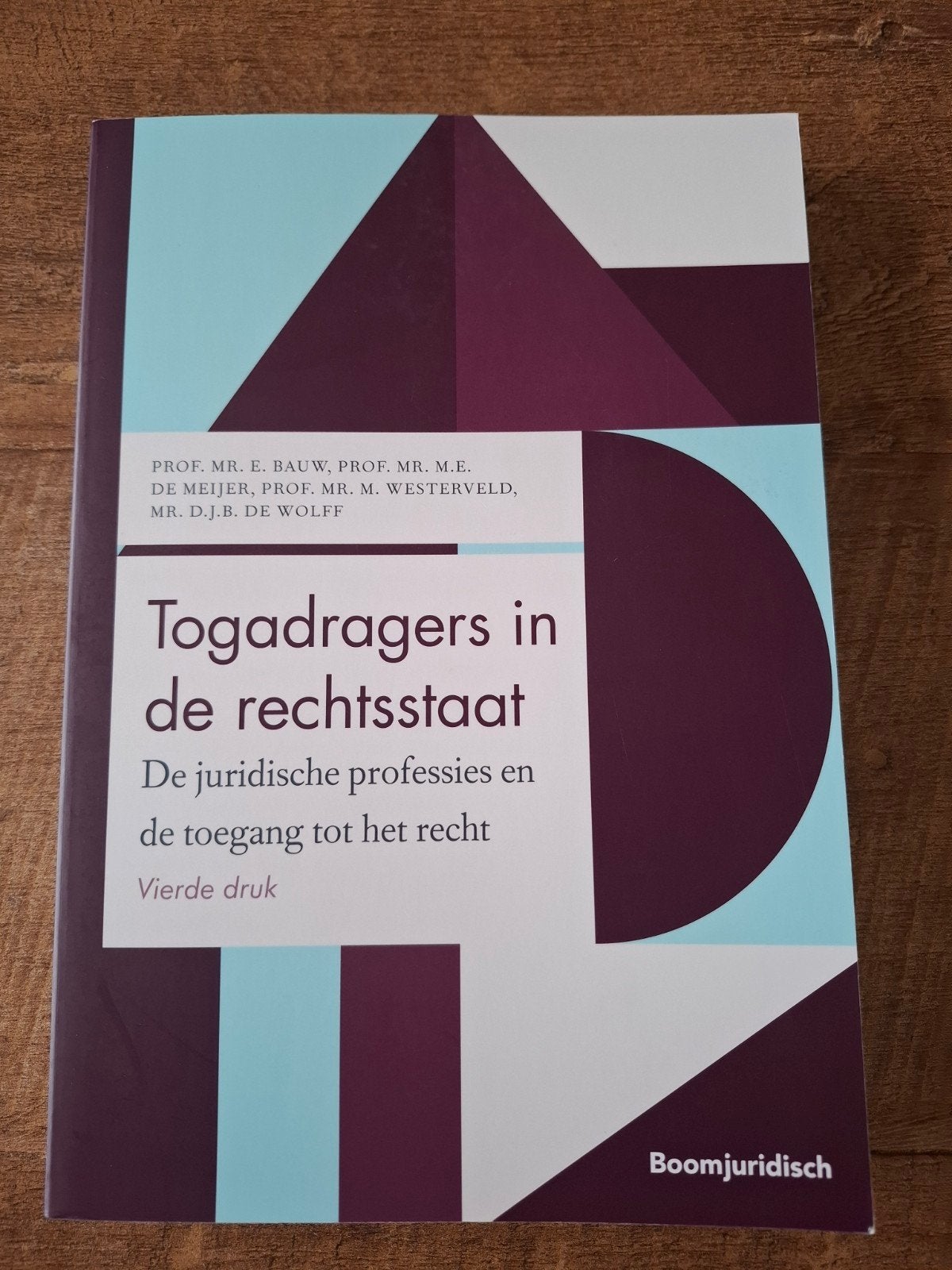 Togadragers in de rechtsstaat ., Boeken, Ophalen of Verzenden, Diverse schrijvers, Gamma, WO