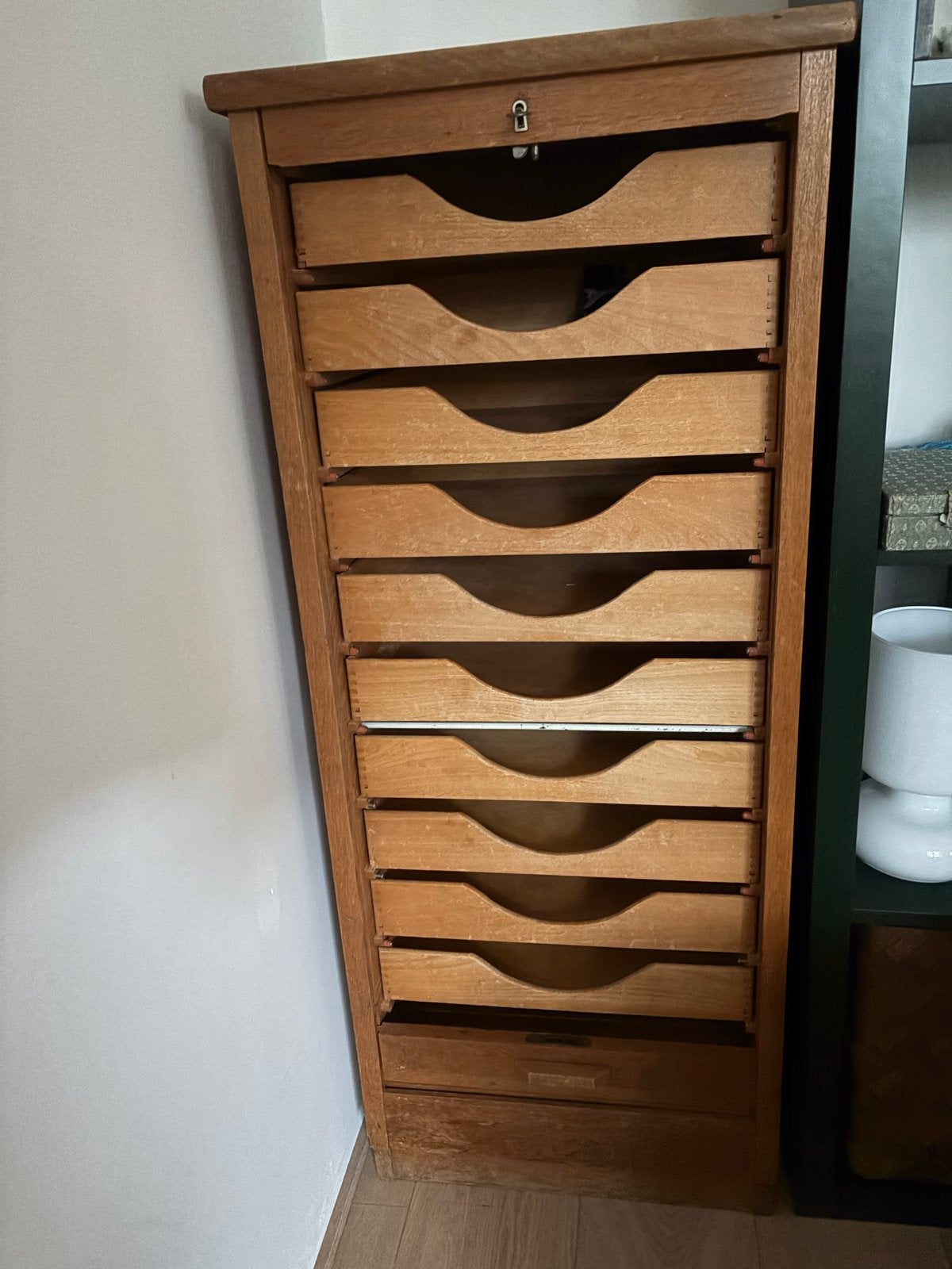 Vintage houten rolluikkastje met laden, Ophalen, Minder dan 50 cm, Gebruikt, 5 laden of meer