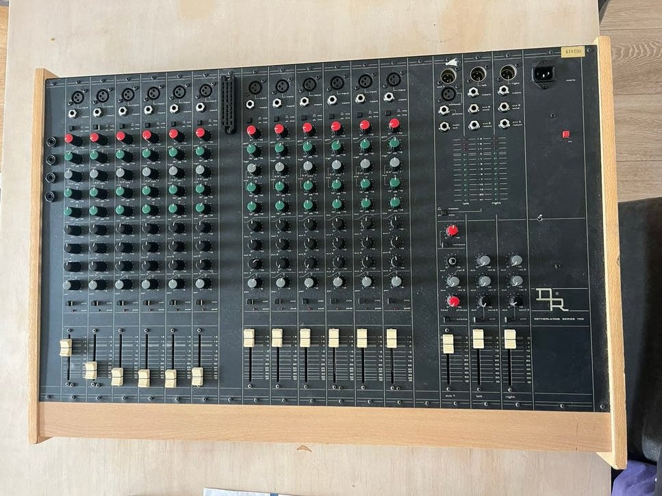 DR Netherlands Series 700 - 12 kanaal - Vintage Mixer, Ophalen, Gebruikt, 20 kanalen of meer, Microfooningang
