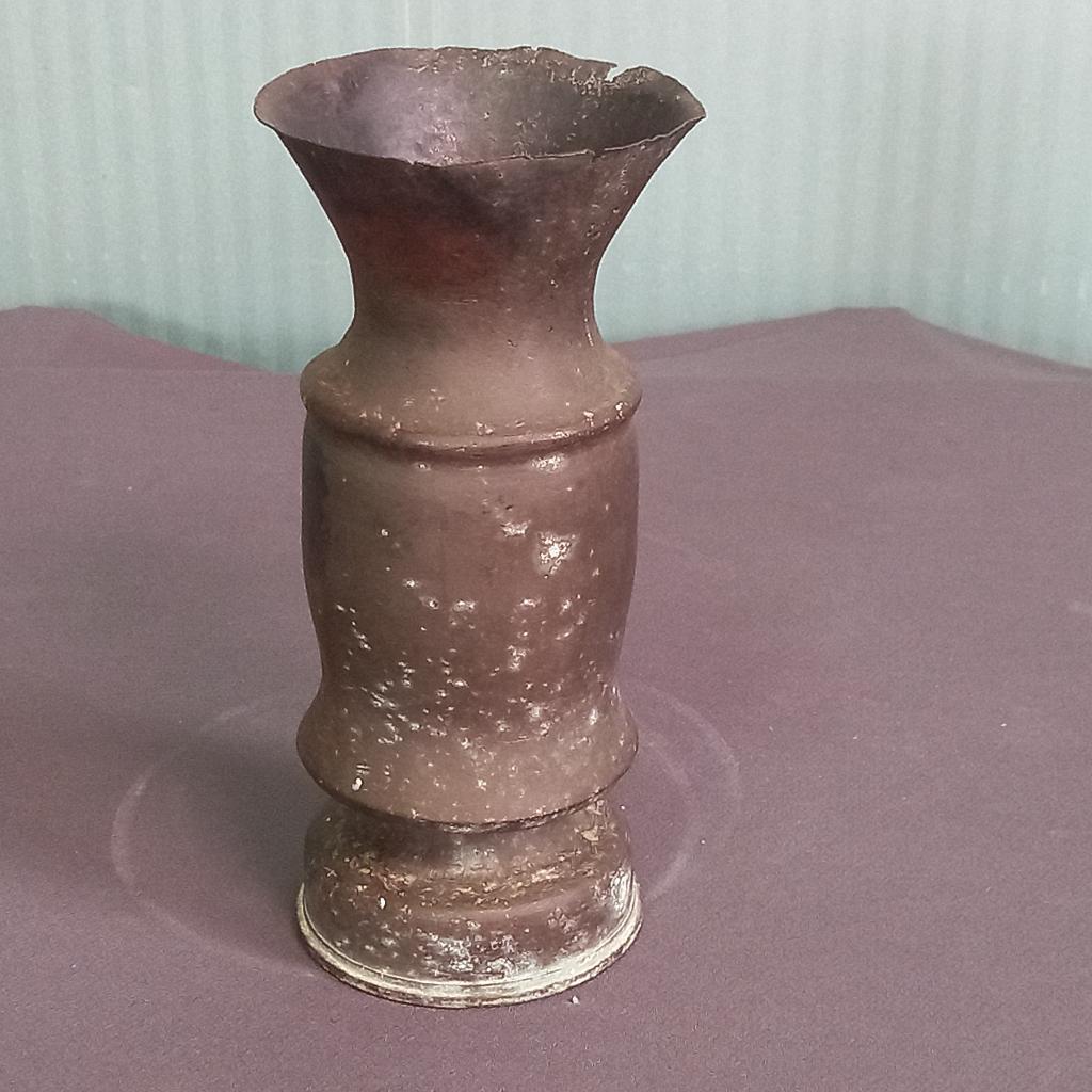 Trench Art Vaas. Granaat Huls uit Duinkerke 1940, Verzamelen, Militaria | Algemeen, Ophalen of Verzenden, Landmacht, Nederland