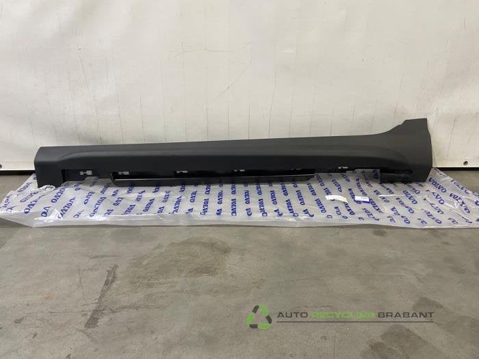 Zijskirt links van een Volvo V40, Gebruikt, -, -, Ophalen of Verzenden