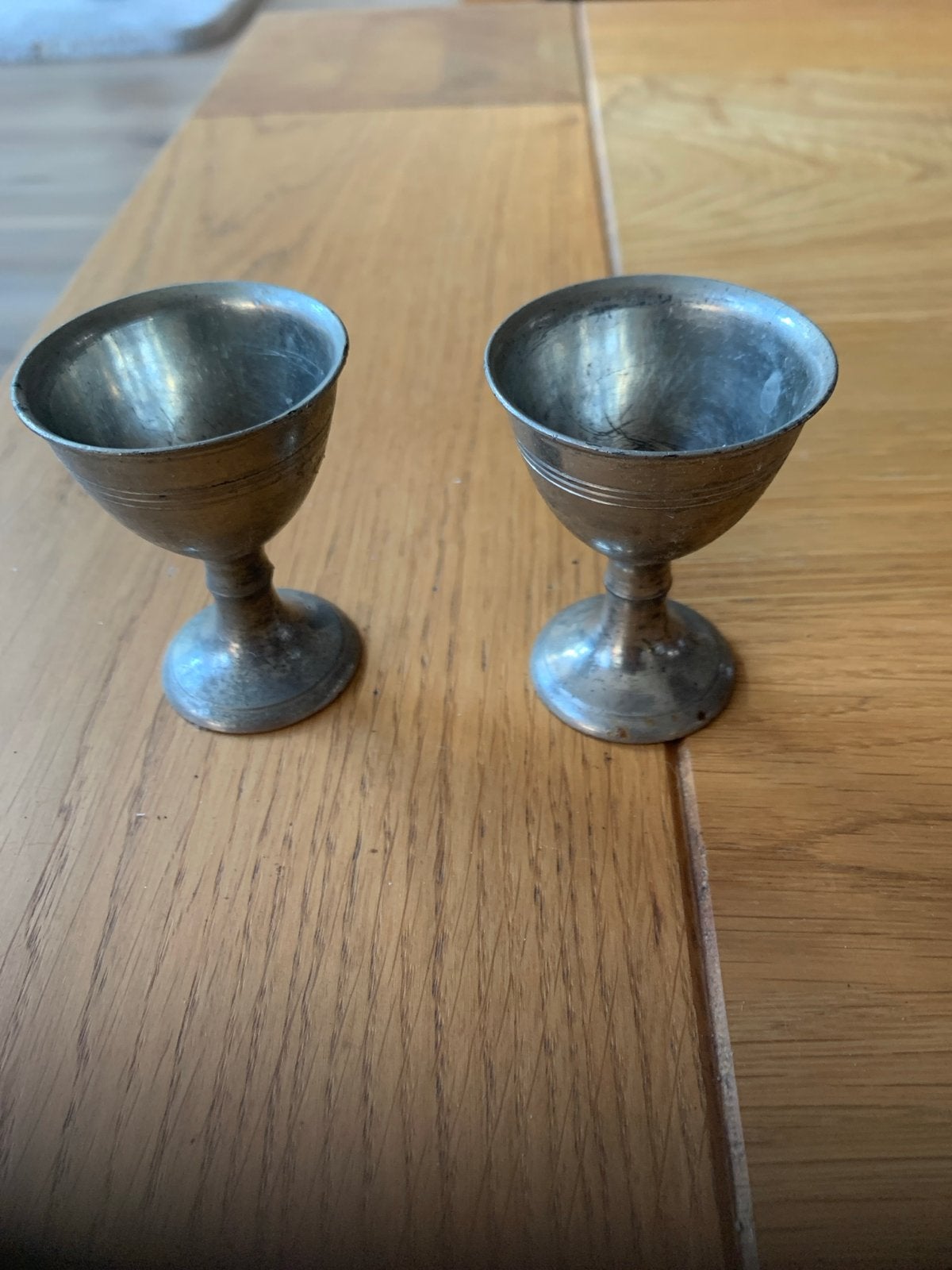 Set van 2 vintage metalen eierdopjes, Antiek en Kunst, Ophalen of Verzenden