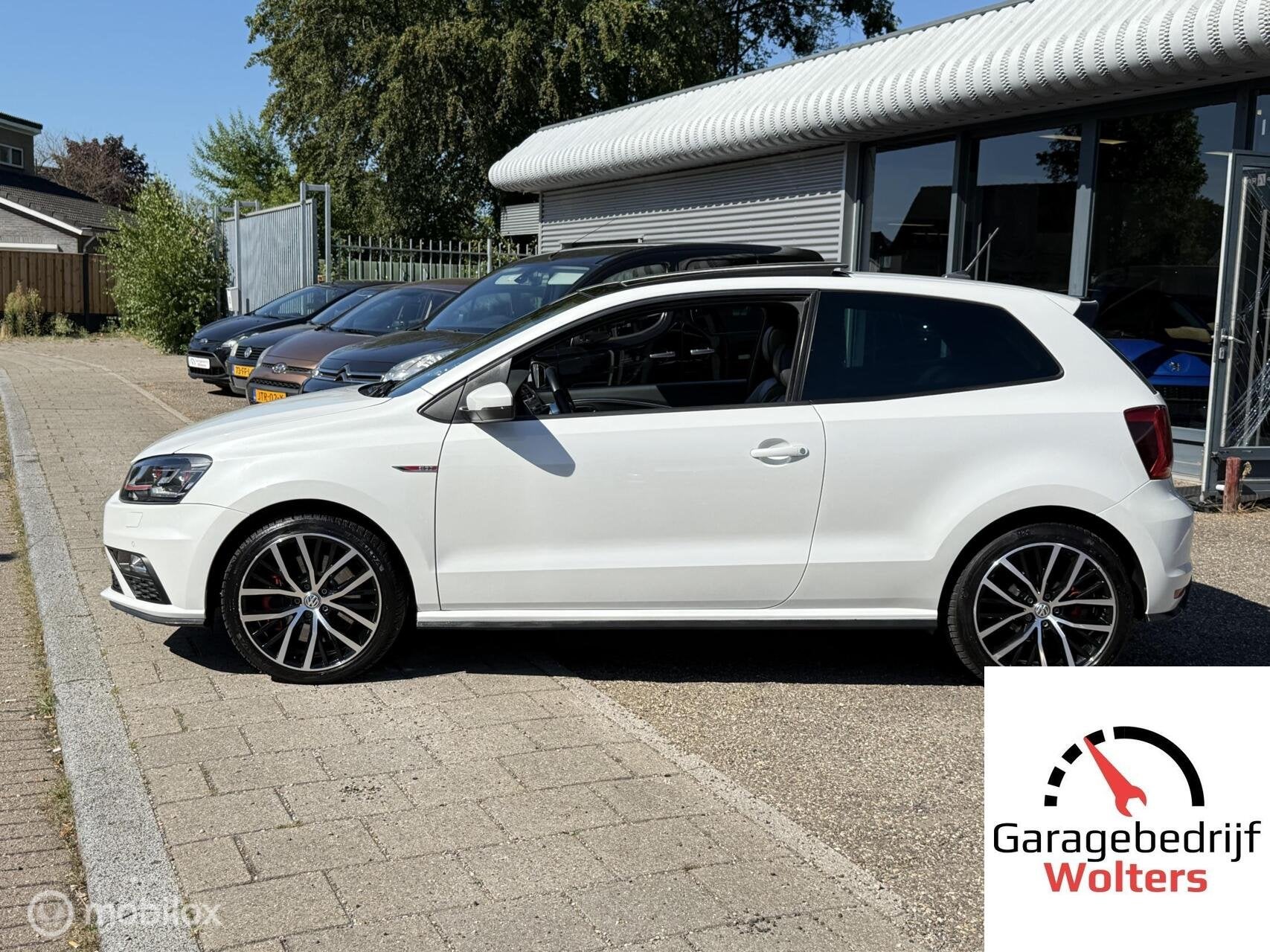 Volkswagen Polo 1.8 TSI GTI VOL OPTIES PANO ALCANTARA DEALER, Auto's, Volkswagen, Zwart, Met garantie (alle), Wit, Bedrijf
