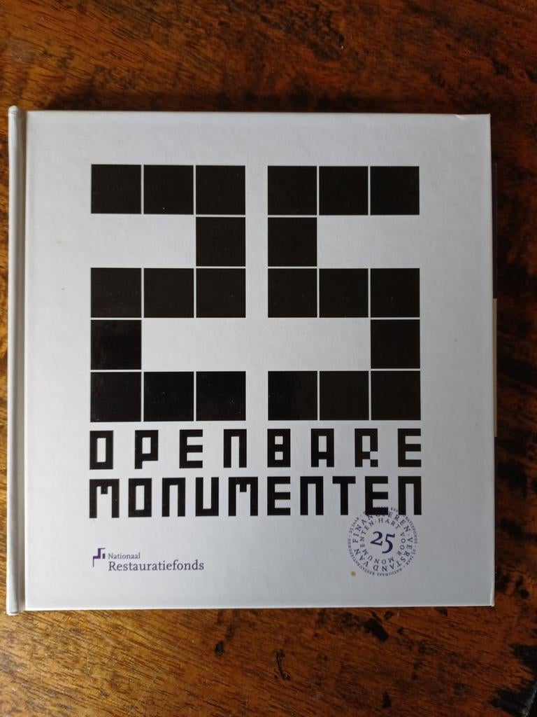 25 Openbare Monumenten - Nationaal Restauratiefonds, Boeken, Geschiedenis | Stad en Regio, Zo goed als nieuw, 20e eeuw of later