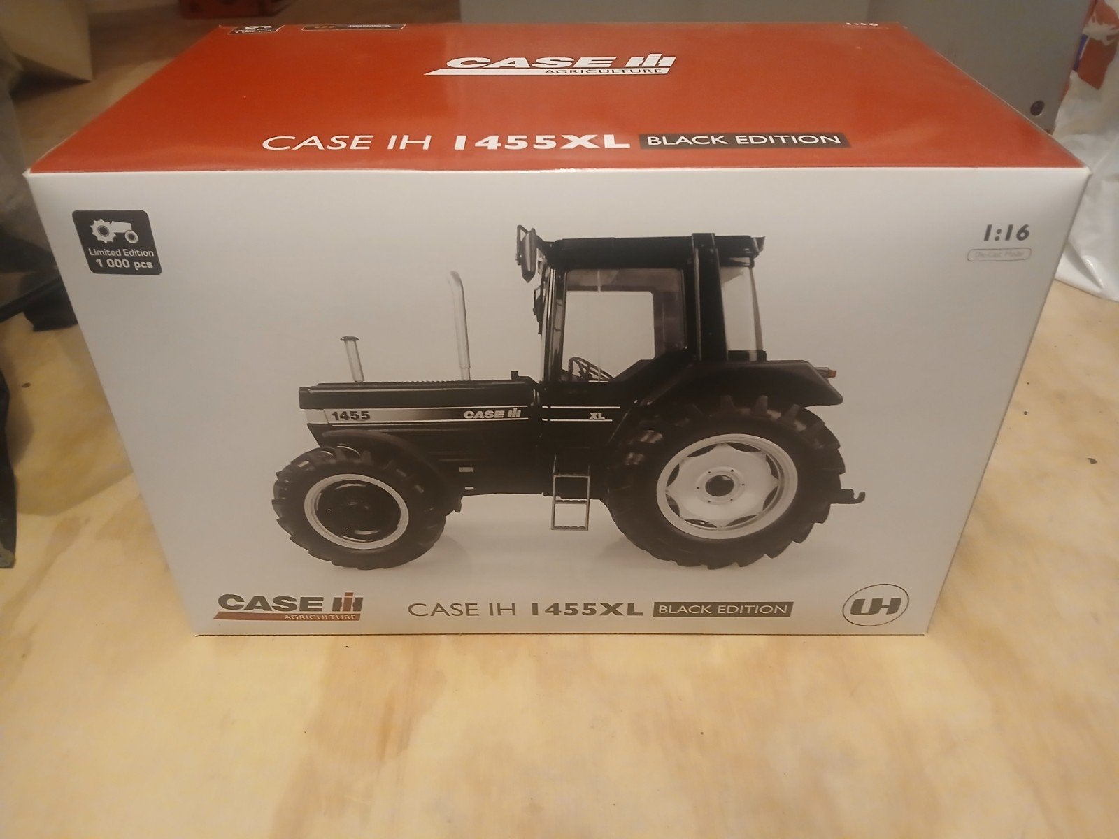 UH Case IH international 1455 xl Black Edition 1:16, Ophalen of Verzenden, Nieuw, Tractor of Landbouw