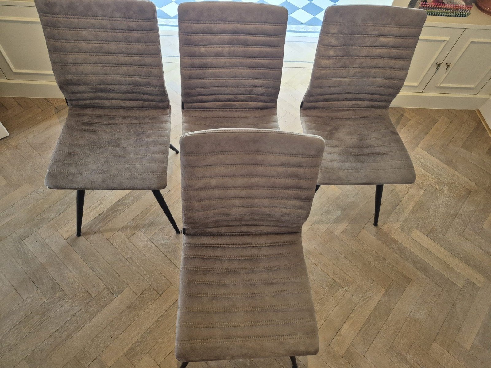 Set van 4 Sofa Artist stoelen in Softyl Pebble, Ophalen, Overige kleuren, Zo goed als nieuw, Vier