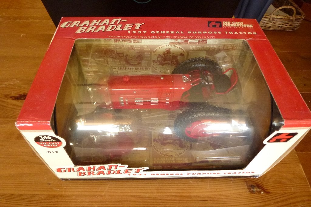 1:16 graham bradley 1937 tractor, Ophalen of Verzenden, Zo goed als nieuw, Overige typen, ERTL