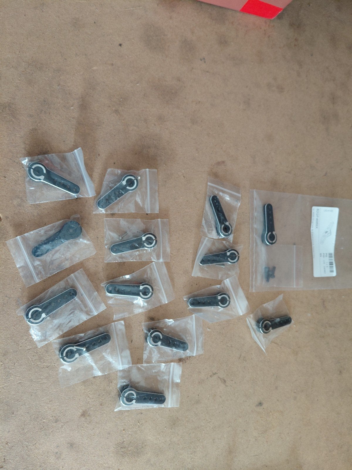 Aluminium servo hevels., Hobby en Vrije tijd, Modelauto's | 1:5 tot 1:12, Ophalen of Verzenden, Nieuw, Auto