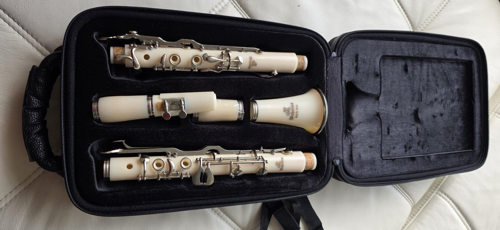 Turkishe G.SOL klarinet bijna nieuwe alles in orde
Met Koffe, Muziek en Instrumenten, Blaasinstrumenten | Klarinetten, Ophalen of Verzenden