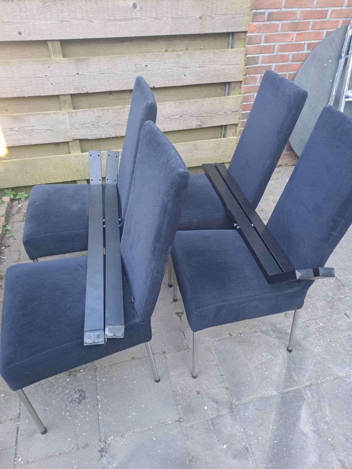 4 zwarte stoelen van Ikea, Ophalen