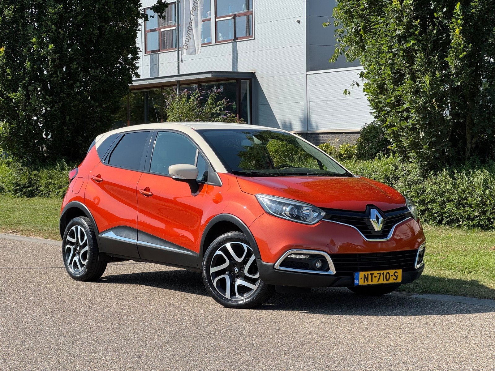 Renault Captur 0.9 TCE 90 2016, Voorwielaandrijving, 898 cc, Overige kleuren, Leder en Stof